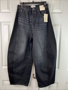 Universal Thread Women's High-Rise Curved Leg Barrel Jeans Size 2